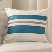 Cortina con diseño de rayas horizontales