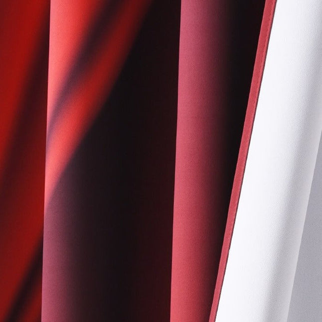 Cortina roja estilo telón de teatro