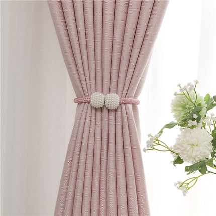 Cortina rosa con tejido con relieve