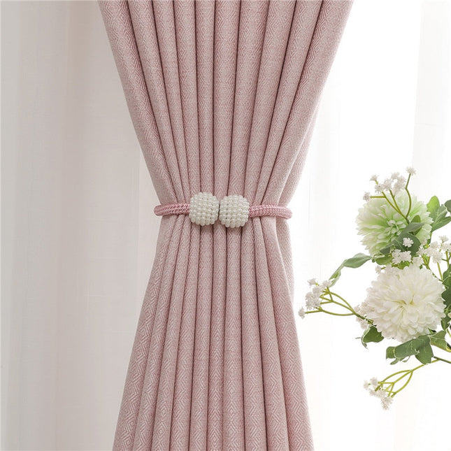 Cortina rosa con tejido con relieve