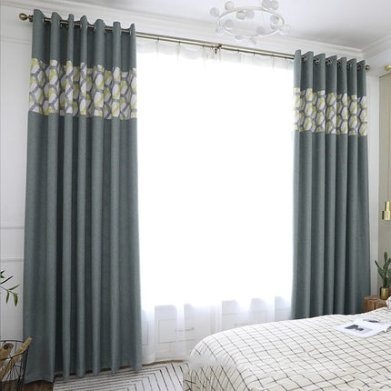 Cortina Opaca con Cenefa Geométrica Superior