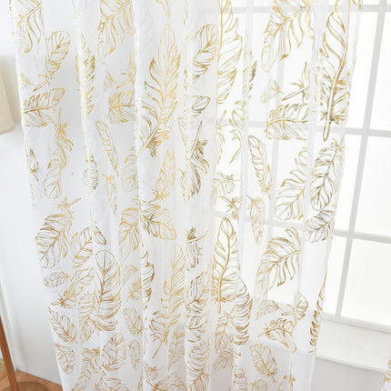 Visillo blanco con plumas doradas