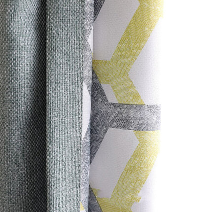 Cortina Opaca con Cenefa Geométrica Superior