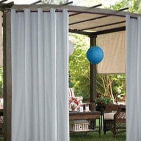 Cortina de exterior blanca para pérgola