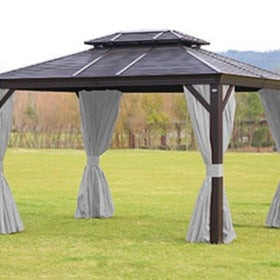 Cortina de exterior blanca para pérgola