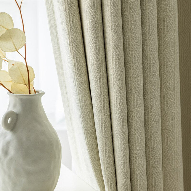 Cortina opaca beige con tejido texturizado