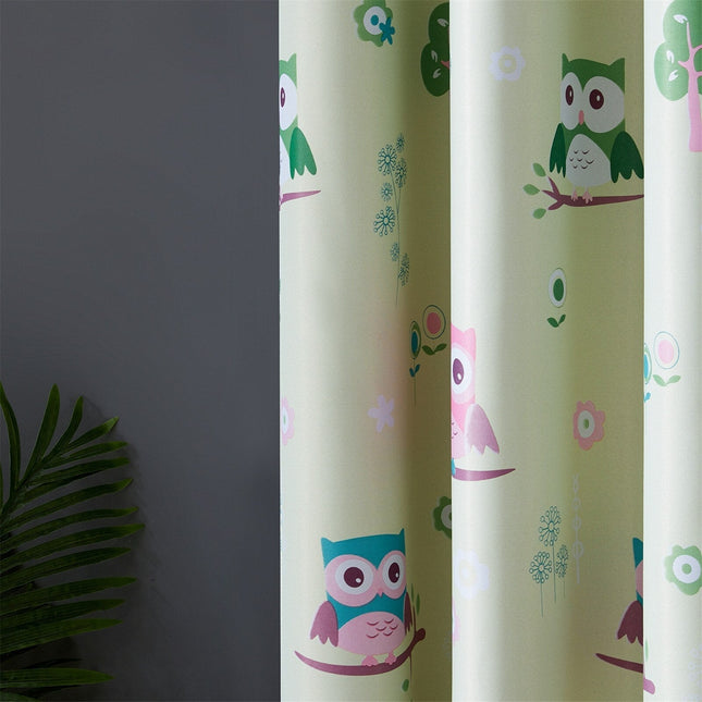 Cortina opaca infantil crema con búhos
