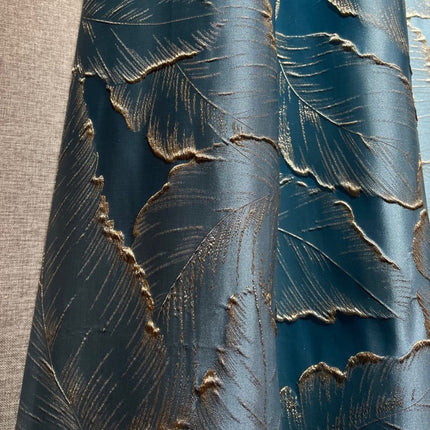 Cortina jacquard opaca con relieve dorado