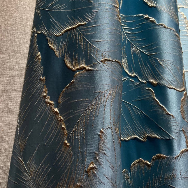 Cortina jacquard opaca con relieve dorado