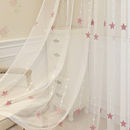 Visillo infantil con estrellas bordadas rosa