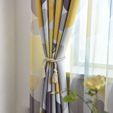 Cortina opaca con estampado abstracto