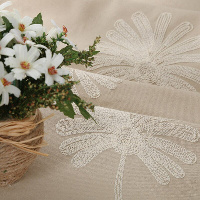 Cortina de salón con flores bordadas