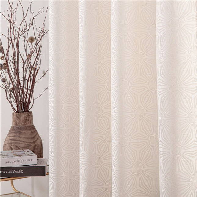 Cortina beige con estampado geométrico