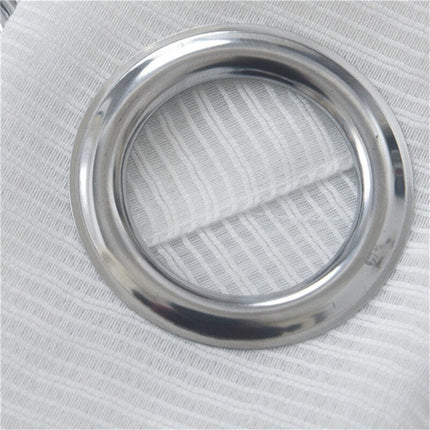 Visillo blanco con textura y ojales