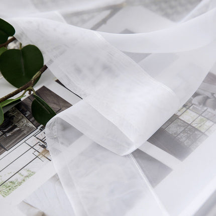 Visillo blanco translúcido para salón