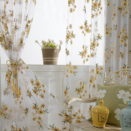 Visillo bordado con flores azules