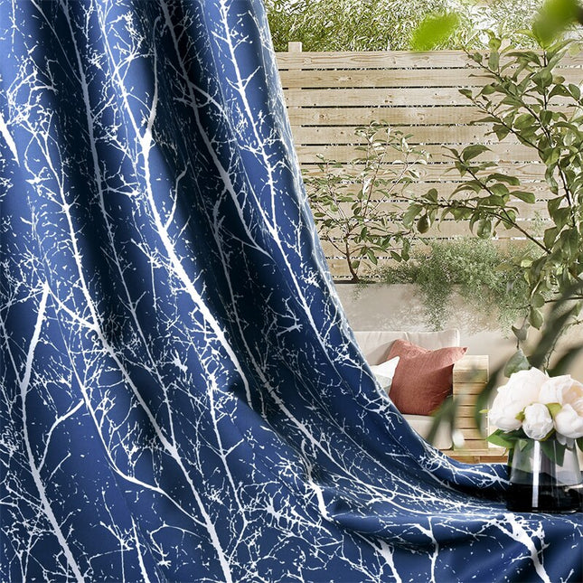 Cortina exterior con estampado de ramas