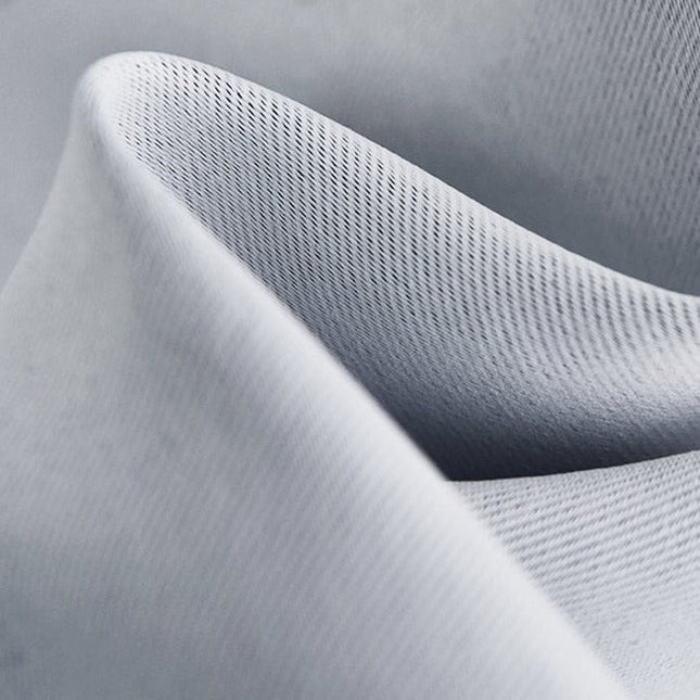 Cortina opaca aislante de luz