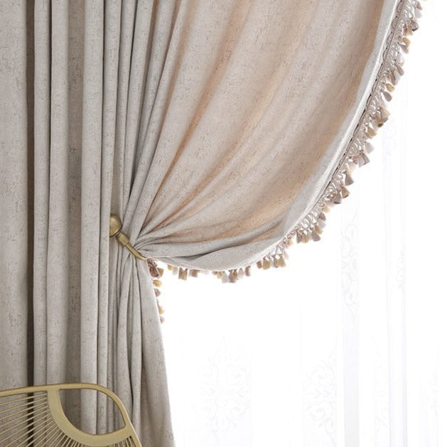 Cortina estilo boho con flecos borlas