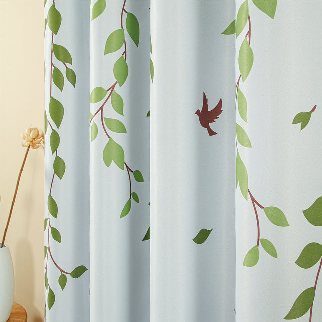 Cortina con estampado de hojas y pájaros