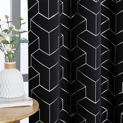 Cortina opaca negra diseño geométrico 3D