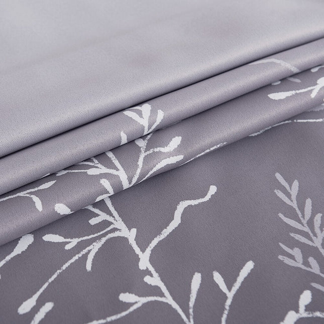 Cortina exterior degradada con ramas