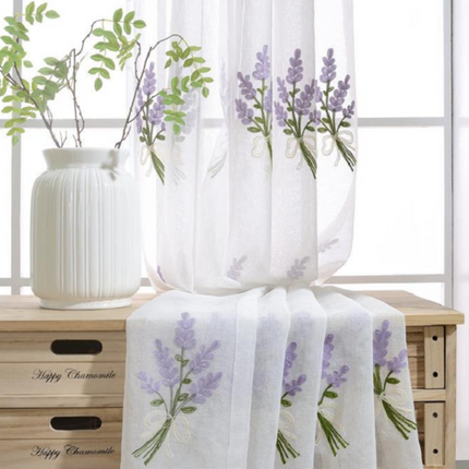 Visillo bordado con motivo floral