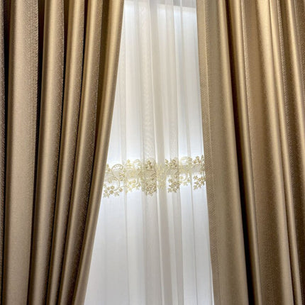 Visillo con elegante borde de encaje