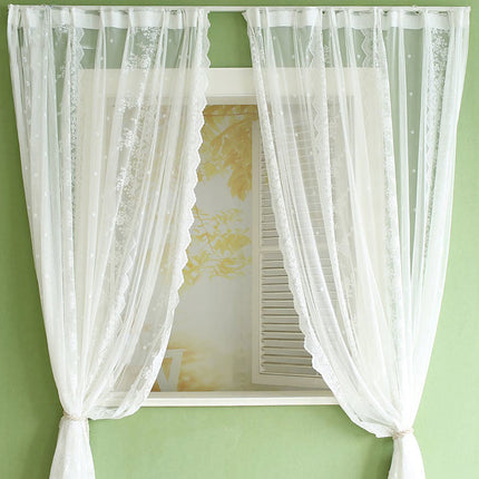 Visillo blanco bordado con encaje floral