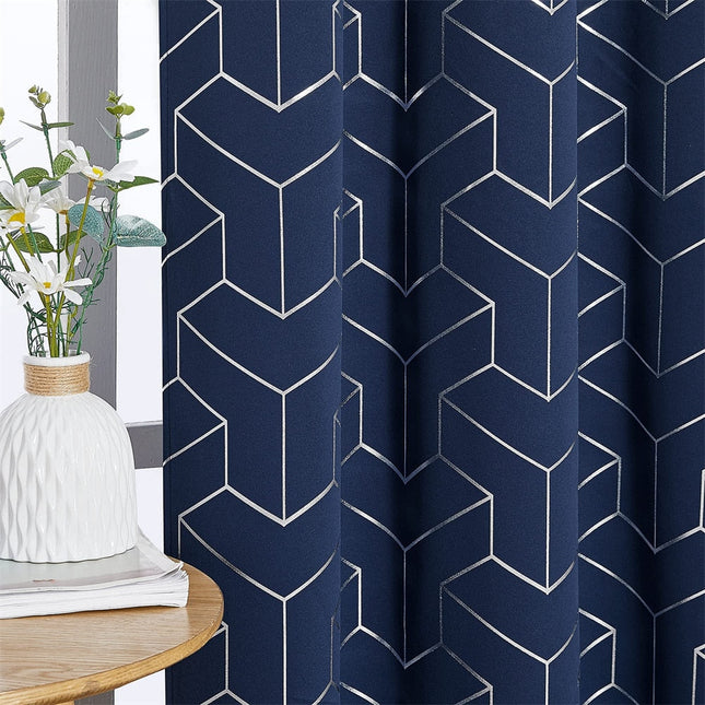 Cortina opaca azul con motivo geométrico