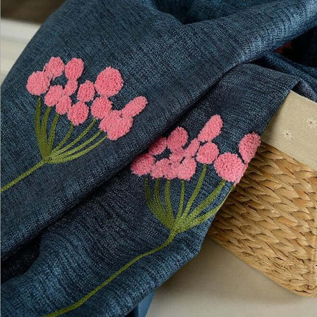 Cortina opaca azul marino flores bordadas