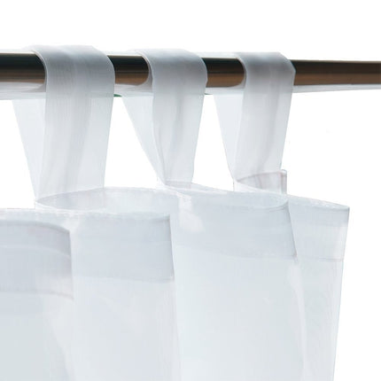 Visillo de exterior blanco con ojales.
