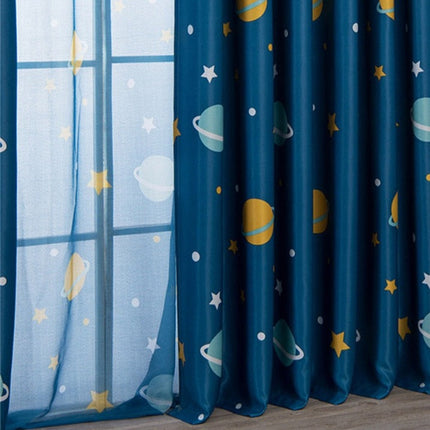 Visillo infantil con estrellas para dormitorio.