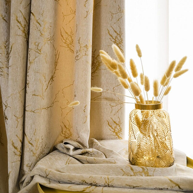 Cortina opaca con estampado mármol dorado