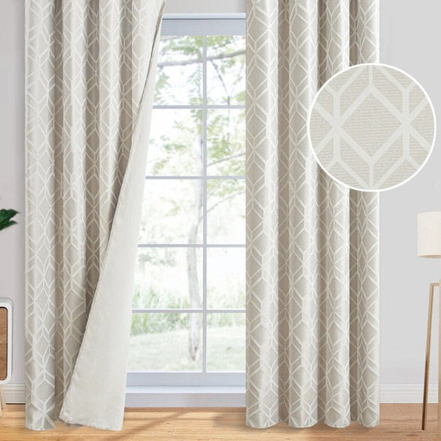 Cortina opaca beige con estampado geométrico