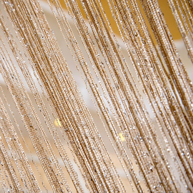 Cortina de hilos decorativa dorada