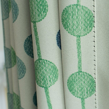 Cortina moderna verde con estampado