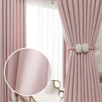 Cortina rosa con tejido con relieve
