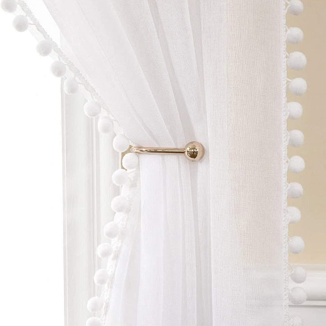 Visillo blanco liso con borde pompones