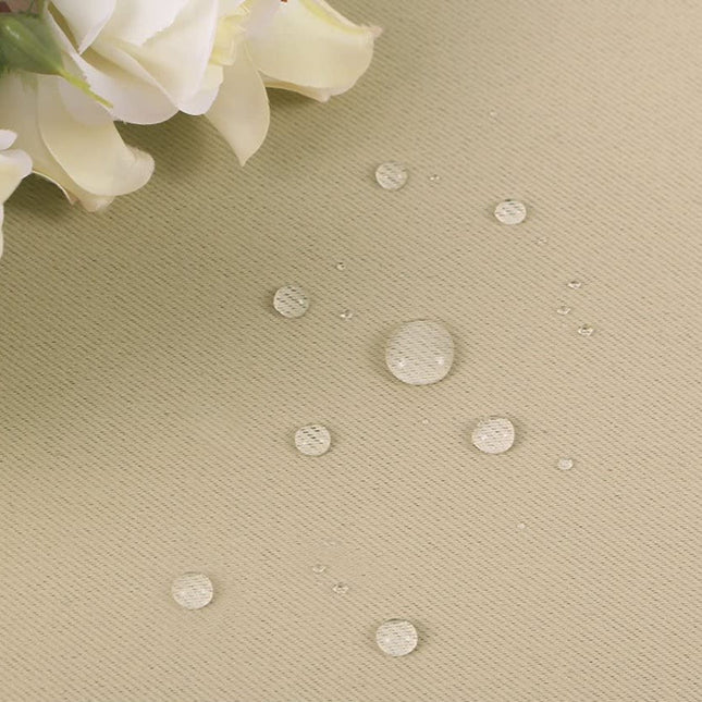 Cortina impermeable para porche y jardín.