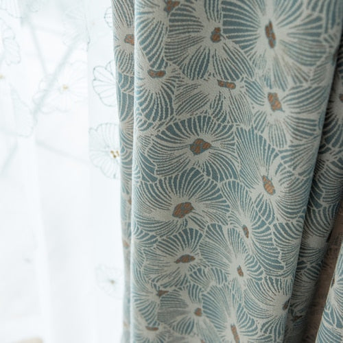 Cortina opaca con estampado de flores