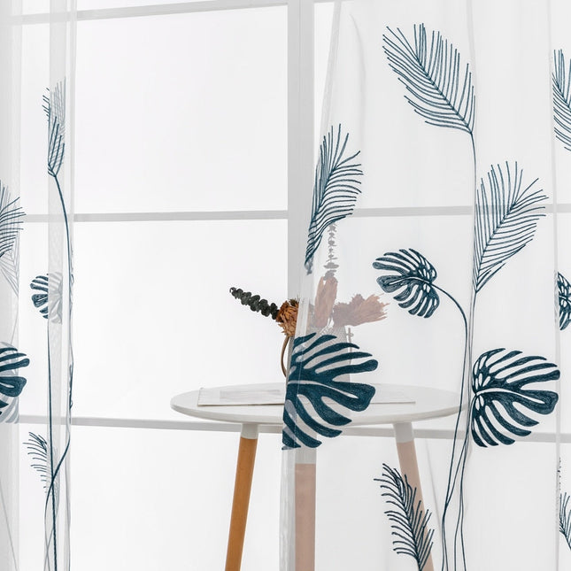 Visillo bordado con hojas de monstera