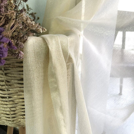 Visillo brillante con efecto hilo metalizado