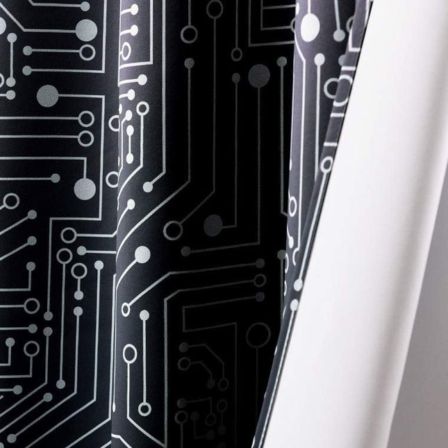 Cortina juvenil con estampado circuito