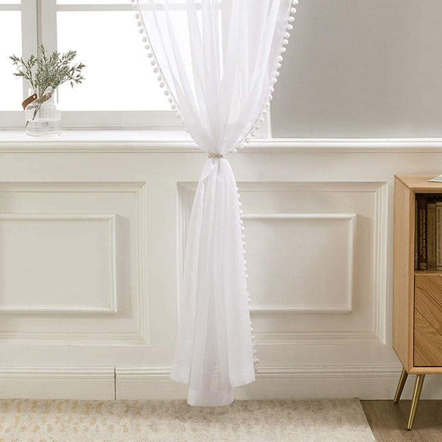 Visillo blanco liso con borde pompones