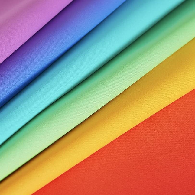 Cortina opaca infantil con rayas arcoíris