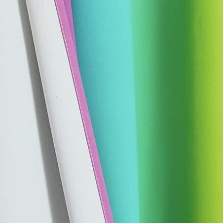 Cortina opaca infantil con rayas arcoíris