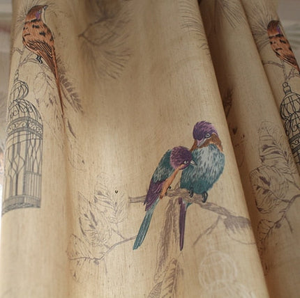 Cortina estampada pájaros y jaulas violeta