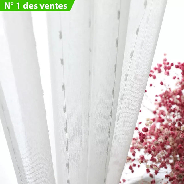 Visillo blanco con motivo de plumeti