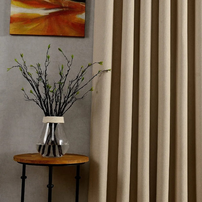 Cortina opaca lisa beige para salón